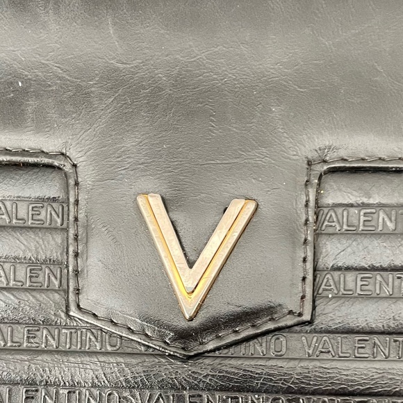 SOLD ‼️Vintage Valentino Clutch - Picture 4 of 14